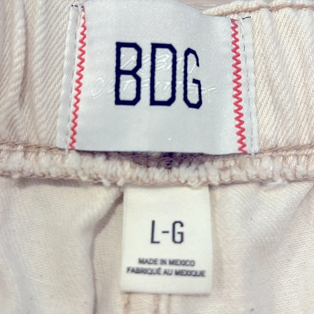 NWT Urban Outfitters BDG A-Line Cutoff Ivory High-Rise Baggy Denim shorts
